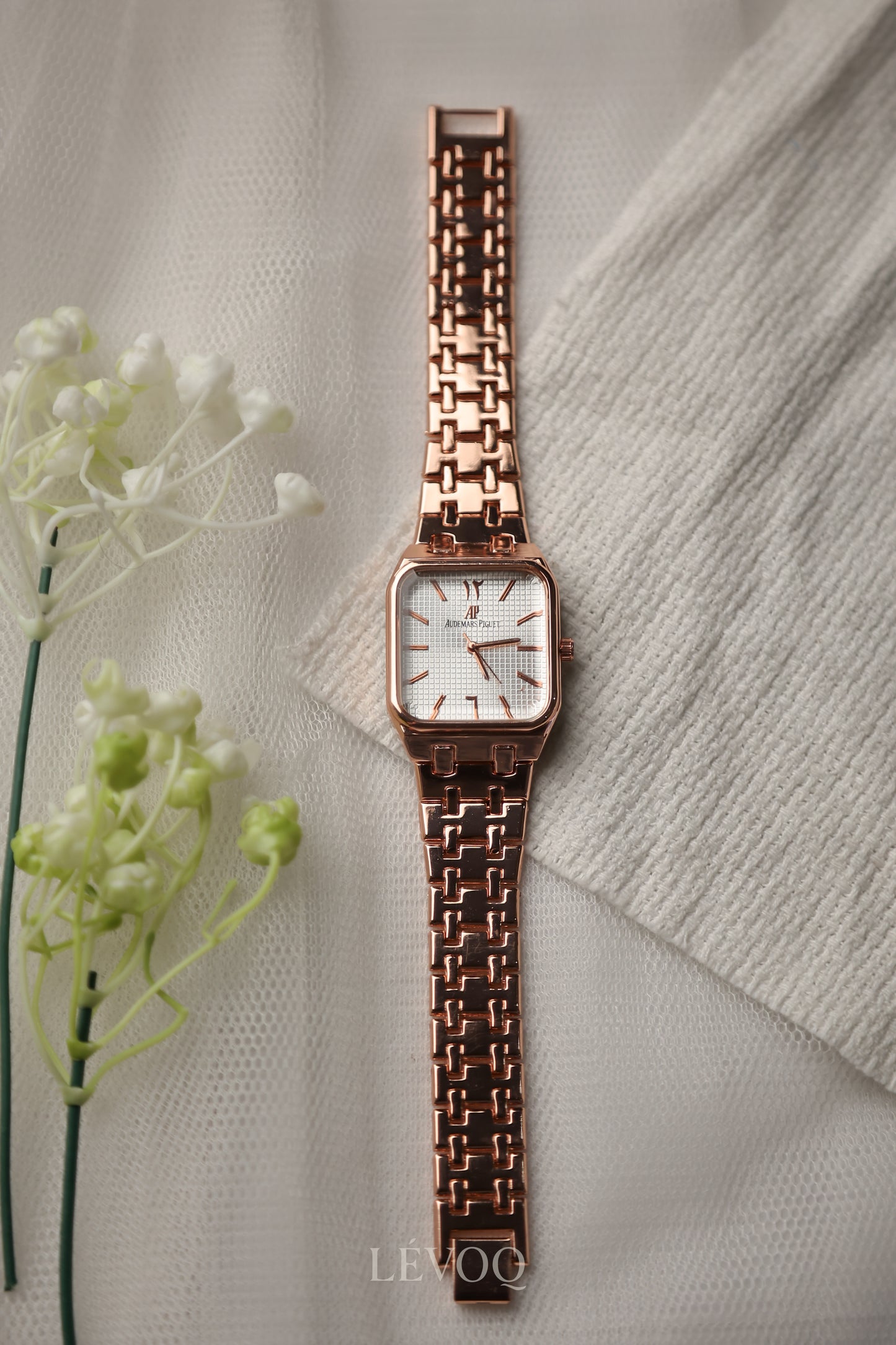 AP Roman Rose Gold