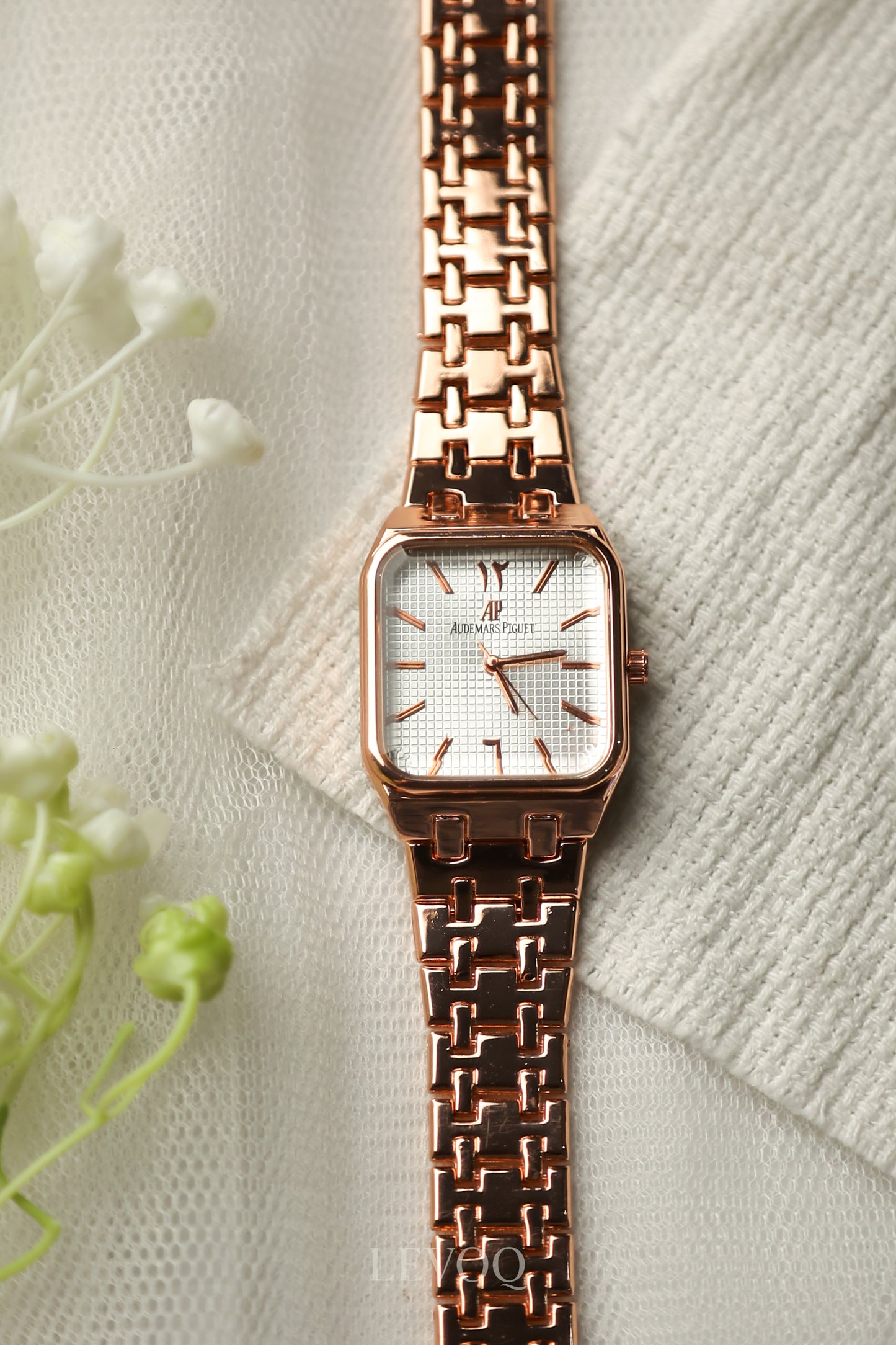 AP Roman Rose Gold