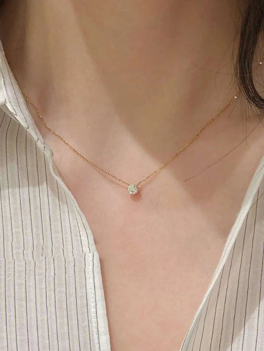 One Diamond 18k Necklace